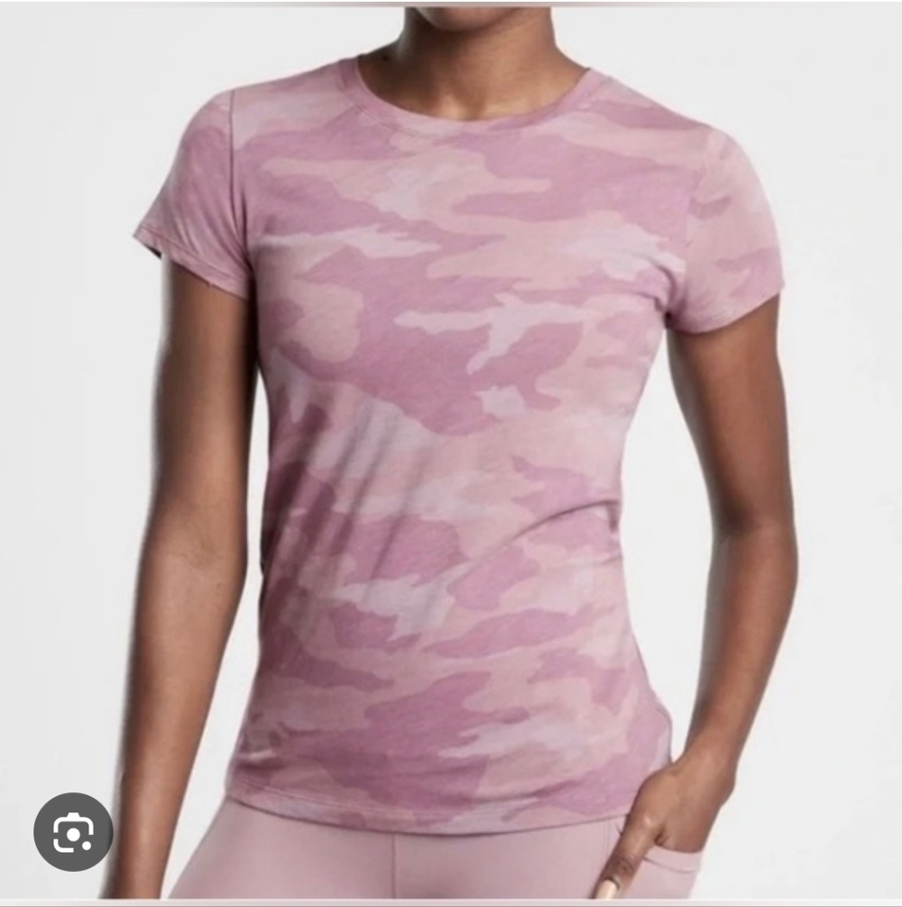 Athleta Camo Tee Shirt Pink Women's Size Small Short Sleeve Crew Neck